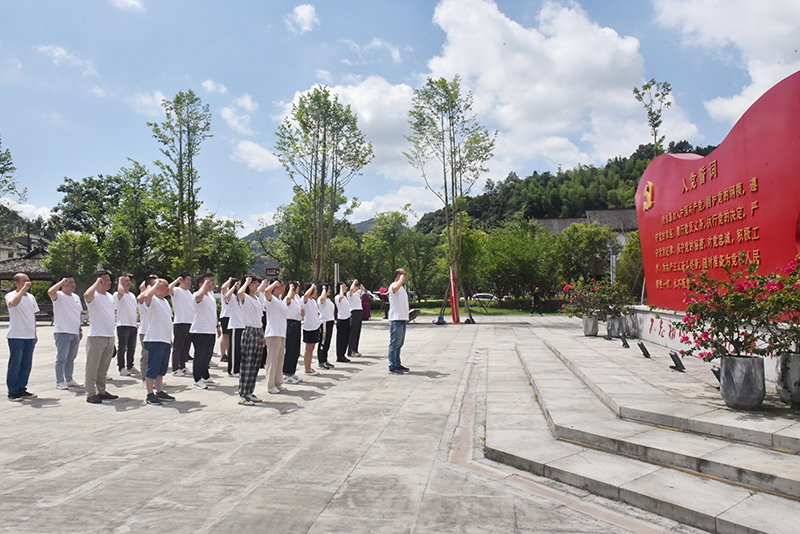 1661166930388097519.jpg 1-(2).jpg